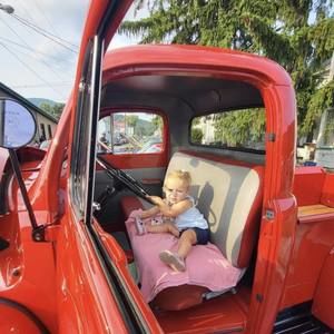 Meet your Posher, Debbie